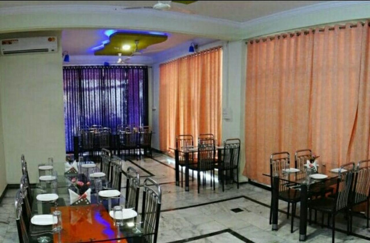 Ganga Palace Hotel Ujjain Eksteriør billede